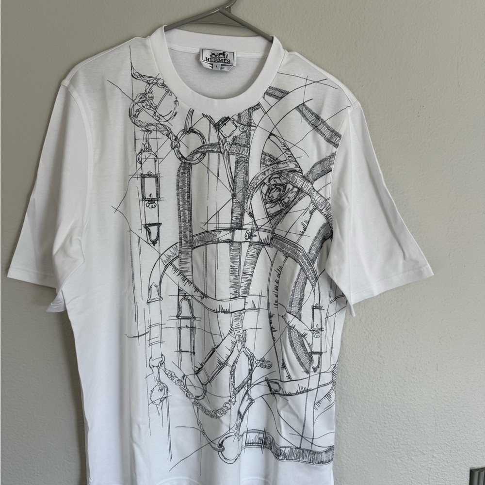 New Hermes “Cavalcadour Griffonne" embroidered t-shirt size S